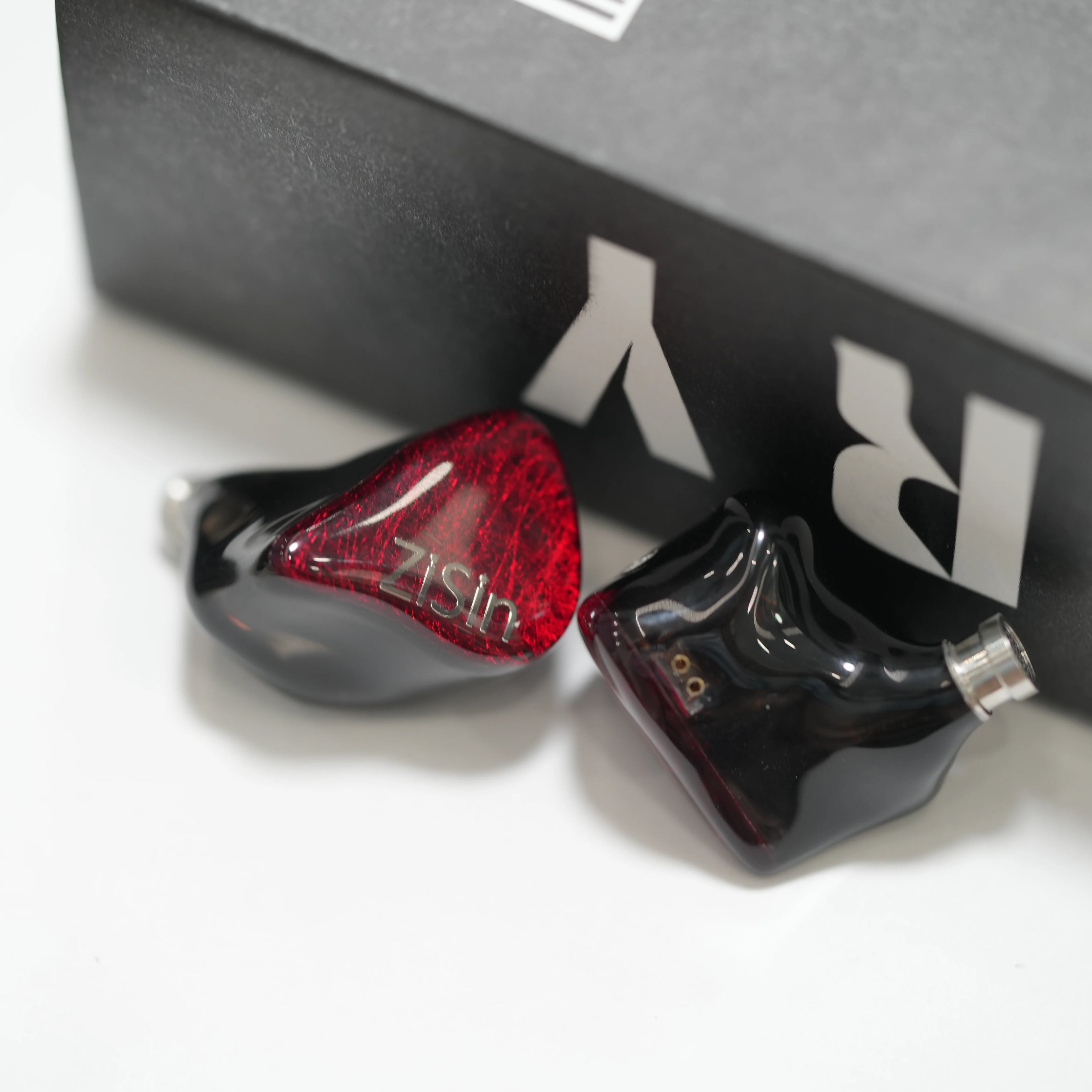 ZiSin Vermilion Flame In Ear Earphones 1DD+2BA Hybrid Drive Noise Reduction IEM 0.78mm/2PIN 4.4mm Monitoring Wired Earphones