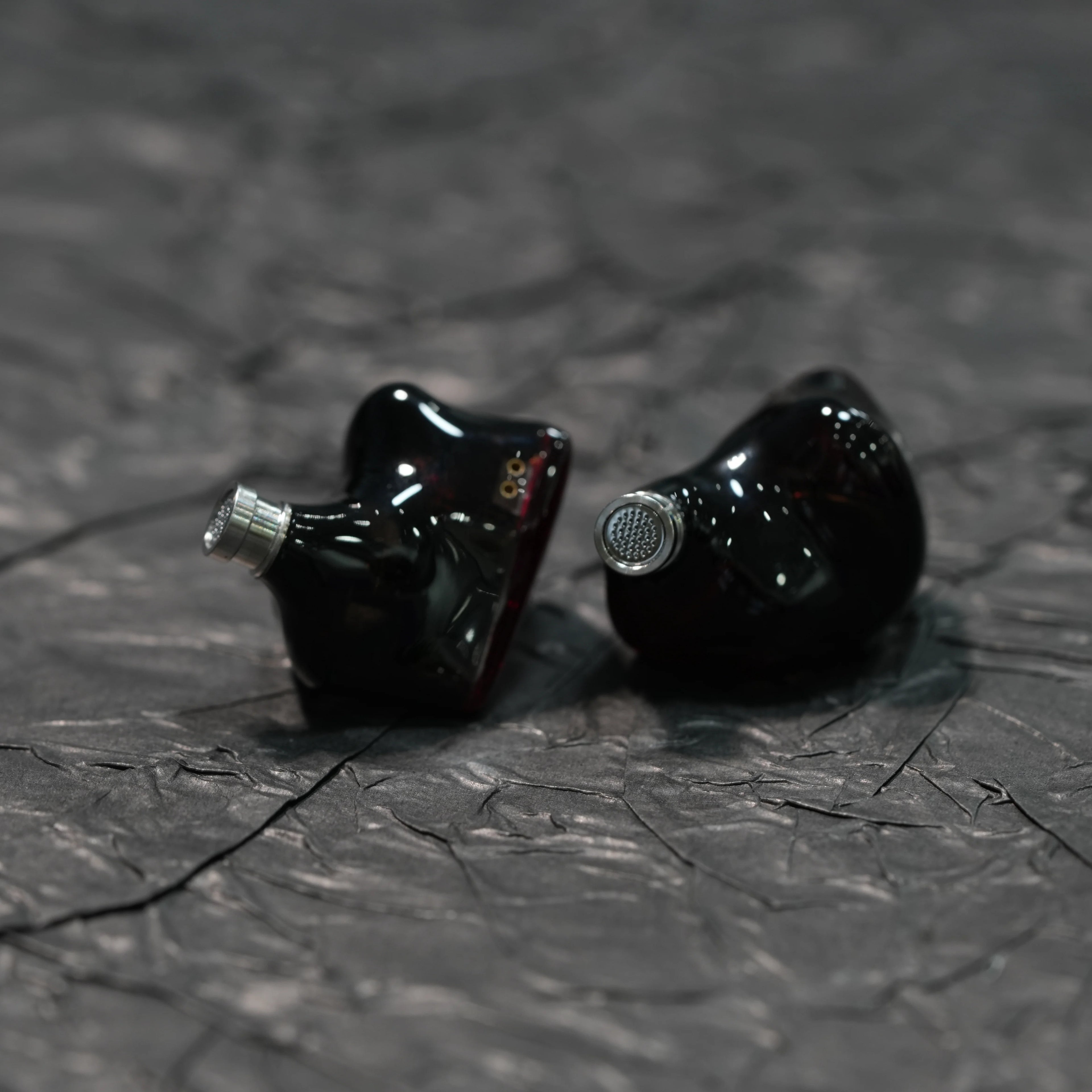 ZiSin Vermilion Flame In Ear Earphones 1DD+2BA Hybrid Drive Noise Reduction IEM 0.78mm/2PIN 4.4mm Monitoring Wired Earphones